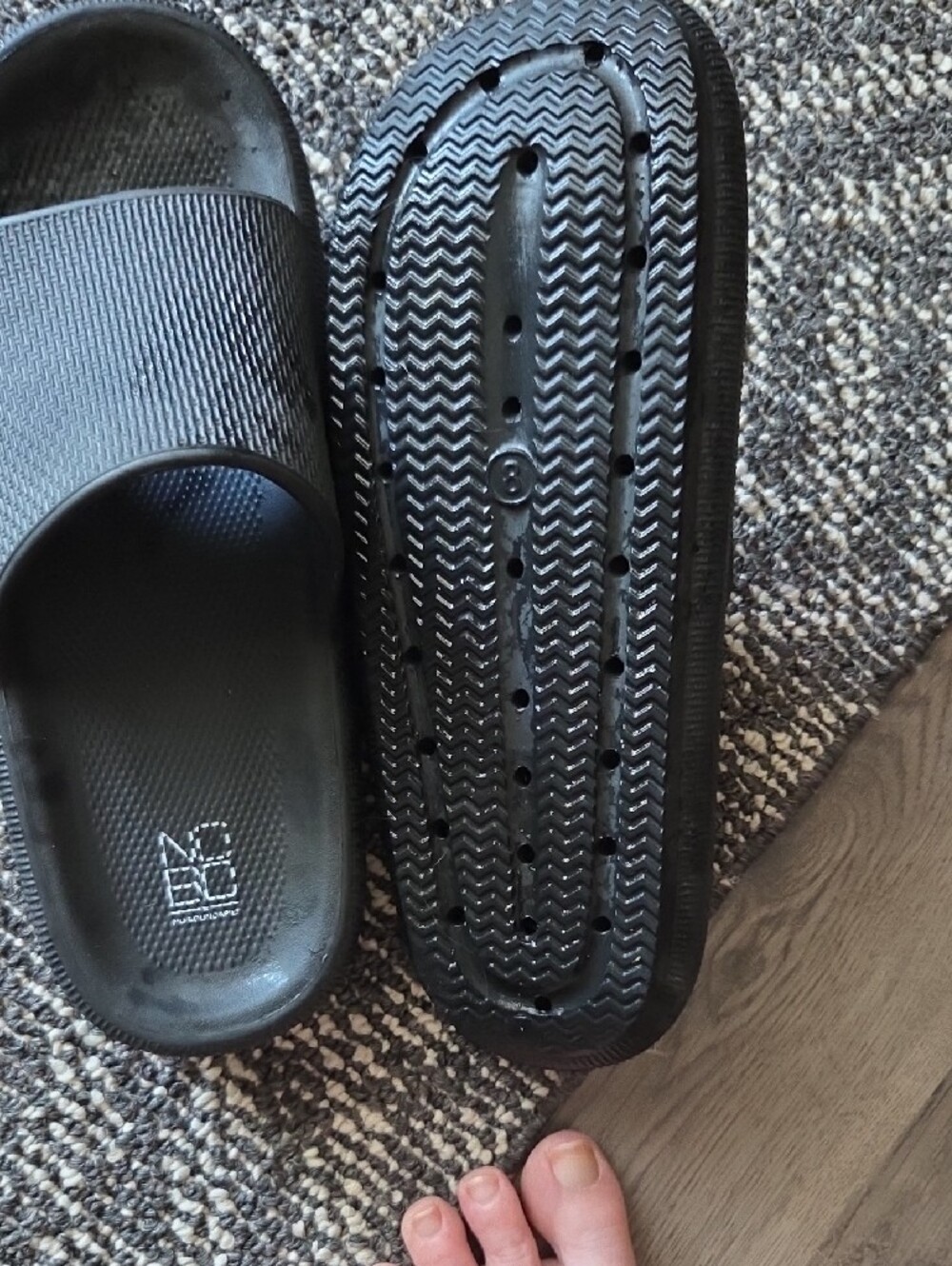 No Boundaries Black Slide Sandals - Single Strap - Picture 4 of 4